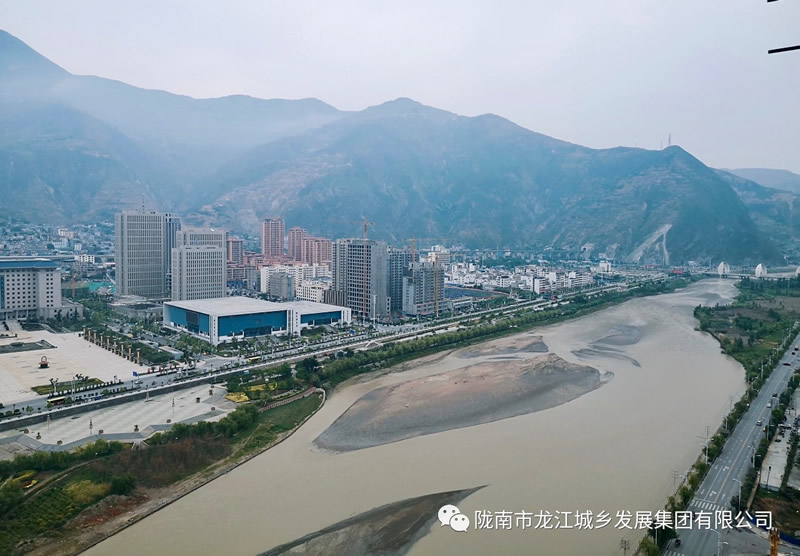 匠心傾注、喜封金頂——龍江?雙子座商住小區(qū)主體順利封頂