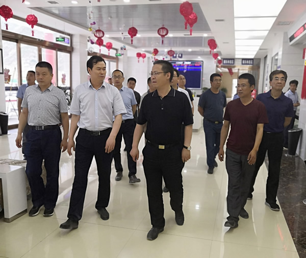 隴南市委常委、組織部部長楊郃調(diào)研指導(dǎo)市龍江城鄉(xiāng)發(fā)展集團(tuán)公司黨建工作