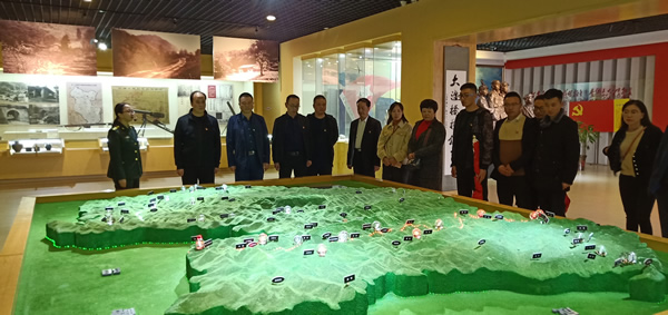 市龍江集團開展“不忘初心、牢記使命”主題黨日活動