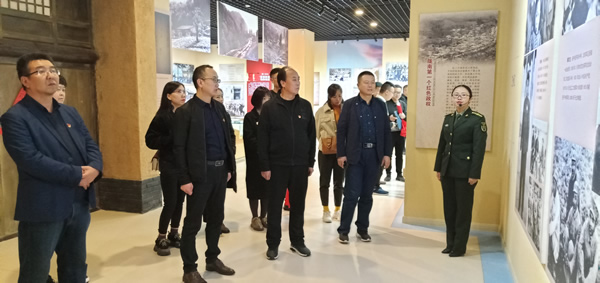市龍江集團開展“不忘初心、牢記使命”主題黨日活動