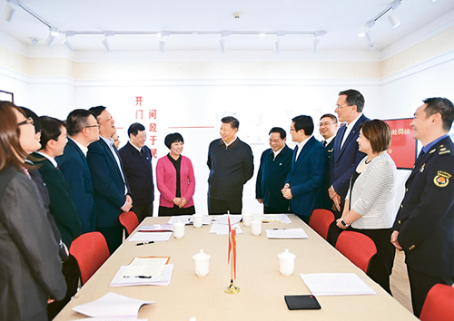 習(xí)近平：堅持、完善和發(fā)展中國特色社會主義國家制度 與法律制度